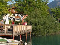 ... nicht das Begleitfahrzeug fährt...